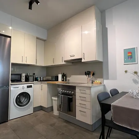 Cozy Apartment Well-Located In Terrassa, Barcelona Buitenkant foto